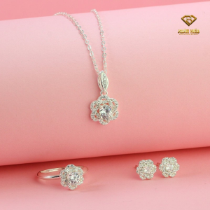 toa-sang-cung-bo-suu-tap-hang-thanh-ly-nha-xuan-hieu