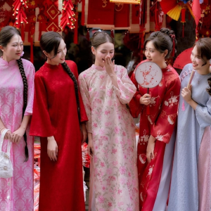 phoi-hop-giua-trang-suc-voi-trang-phuc-truyen-thong-ngay-tet-tai-sao-khong